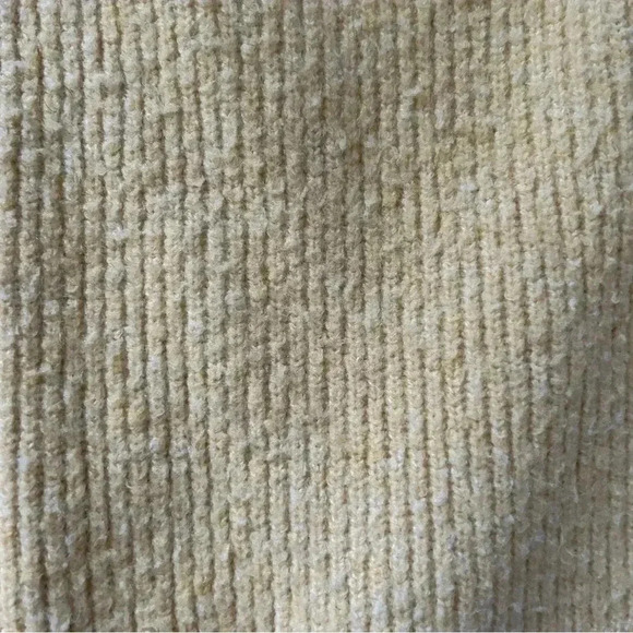 Women’s Primark Yellow Crew Neck Sweater Size Medium - Picture 3 of 3